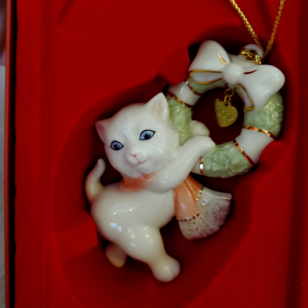 2008 cat lenox Christmas ornament